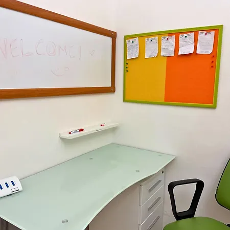 Orange Lemon Business Apartment