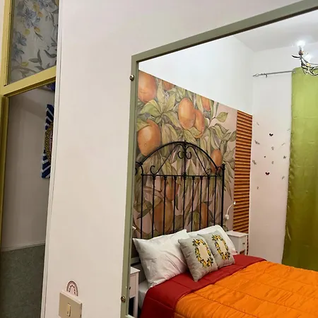 Orange Lemon Business Apartment