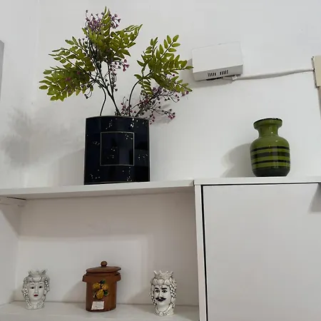Orange Lemon Business Apartment